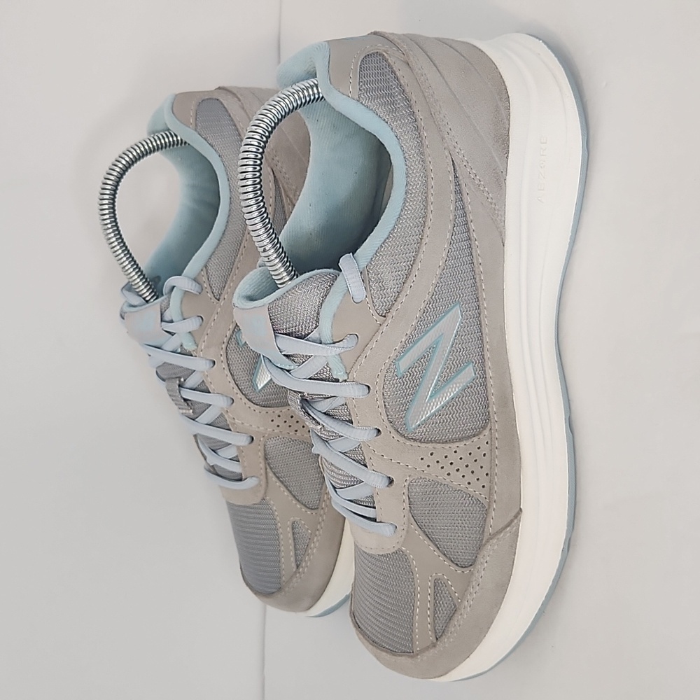 New Balance Women's Gray & Light Blue Walking Sneakers Size 8
